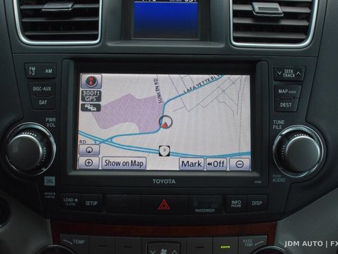 Used 2012 Toyota Highlander Limited w/ Tow Pkg AWD/4WD image 21