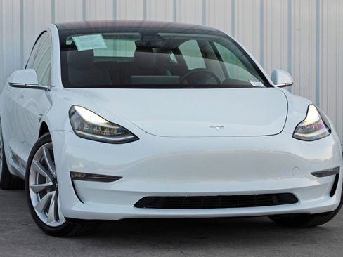 Used 2018 Tesla Model 3 Long Range image 2