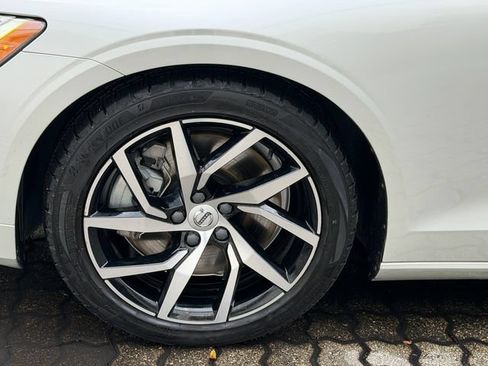Used 2019 Volvo S60 T6 Momentum AWD/4WD image 11
