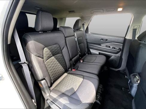 Certified 2024 Nissan Pathfinder SV FWD image 20