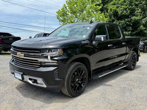 Used 2022 Chevrolet Silverado 1500 High Country w/ Technology Package AWD/4WD image 3