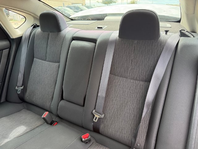 Used 2015 Nissan Sentra SV FWD image 25