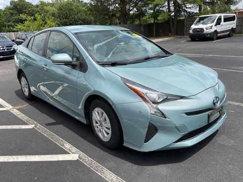Used 2016 Toyota Prius Two FWD image 3