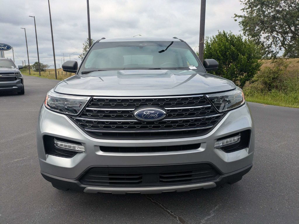 Used 2023 Ford Explorer XLT w/ Equipment Group 202A RWD image 9