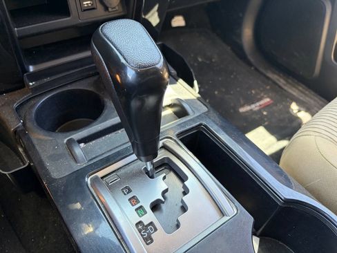 Used 2022 Toyota 4Runner SR5 AWD/4WD image 8