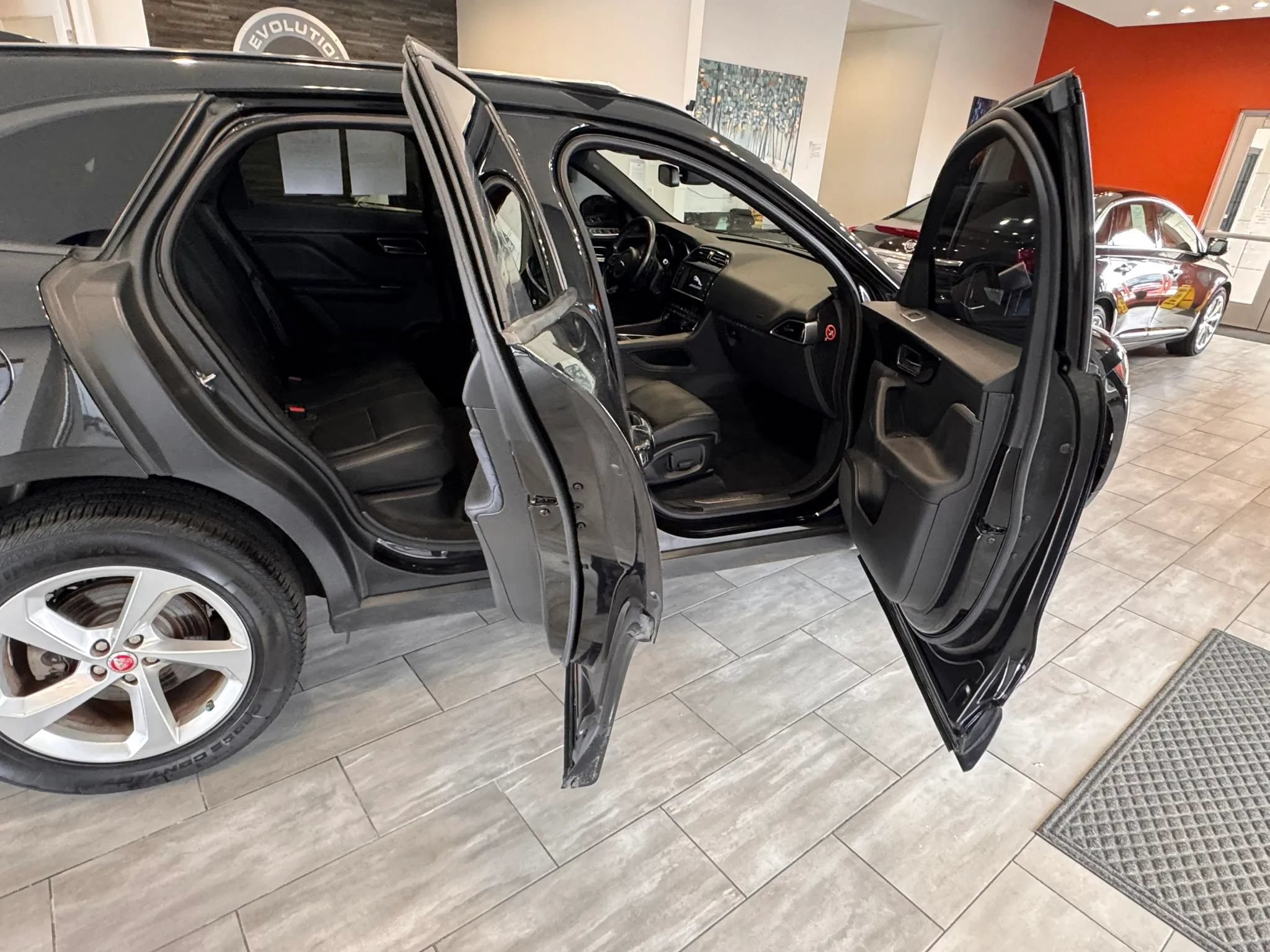 Used 2017 Jaguar F-PACE Premium AWD/4WD image 14