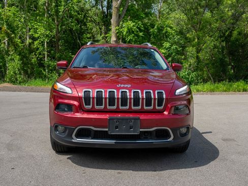 Used 2017 Jeep Cherokee Limited w/ Luxury Group AWD/4WD image 8