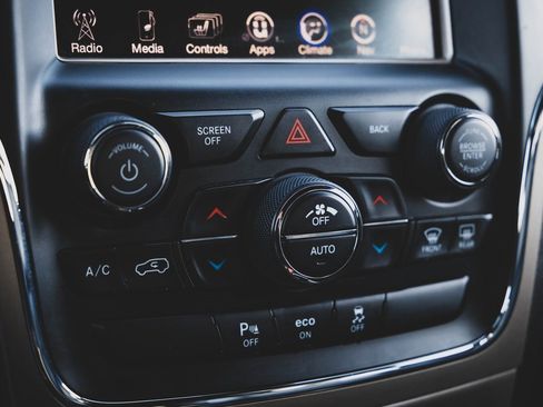 Used 2015 Jeep Grand Cherokee Overland image 19