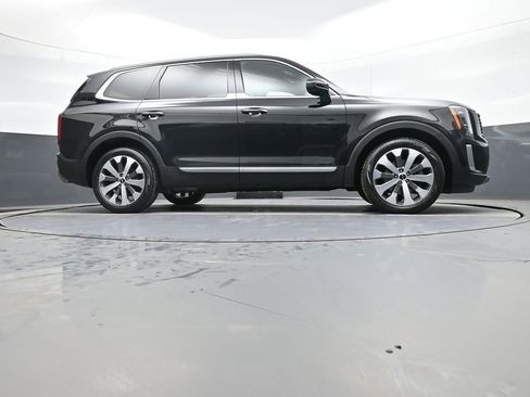 Certified 2022 Kia Telluride S image 30