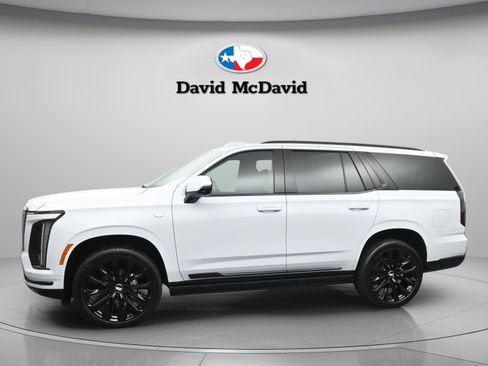 Used 2026 Cadillac Escalade Platinum Sport w/ LPO, ONYX Package image 5