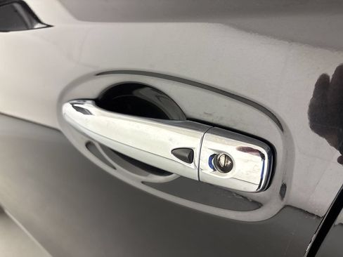 Used 2019 Nissan Rogue SL FWD image 12