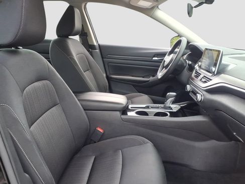Used 2024 Nissan Altima 2.5 SV FWD image 13