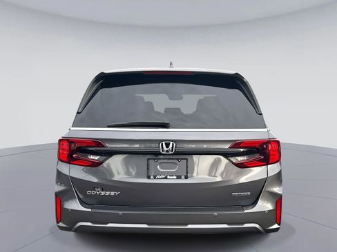 New 2026 Honda Odyssey Touring image 5