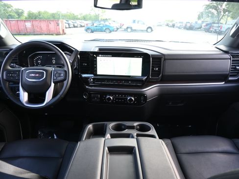Used 2025 GMC Sierra 1500 SLT RWD image 31