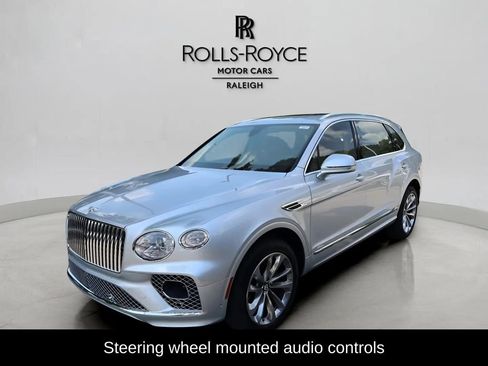 Used 2023 Bentley Bentayga Extended Wheelbase AWD/4WD image 7