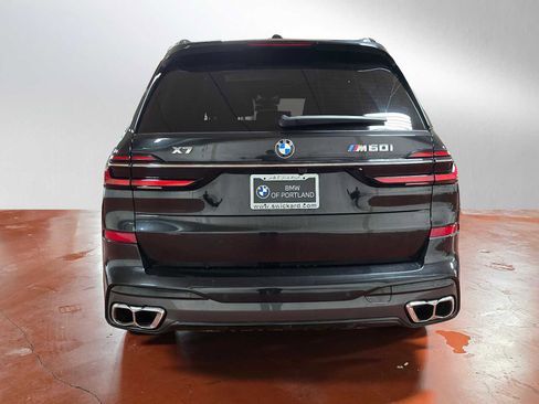 Used 2023 BMW X7 M60i w/ Climate Comfort Package image 7