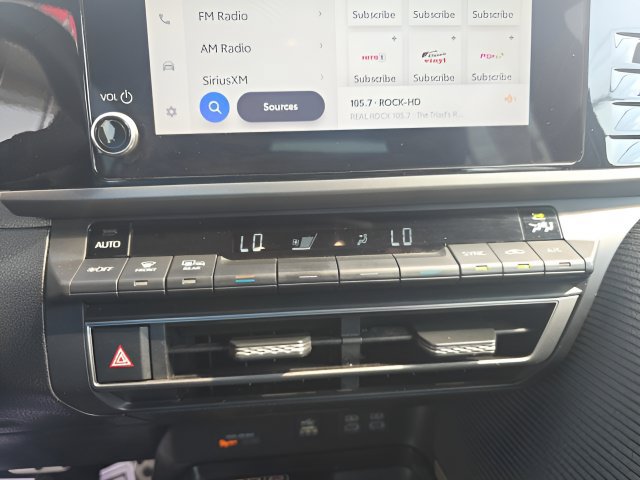Used 2025 Toyota Camry SE FWD image 16