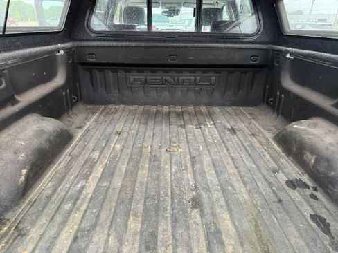Used 2018 GMC Sierra 2500 Denali w/ Duramax Plus Package AWD/4WD image 18