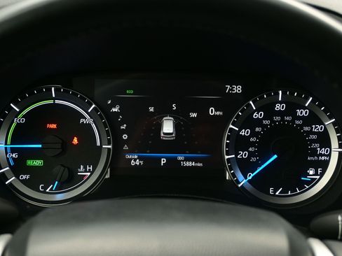 Used 2025 Toyota Highlander XLE image 26