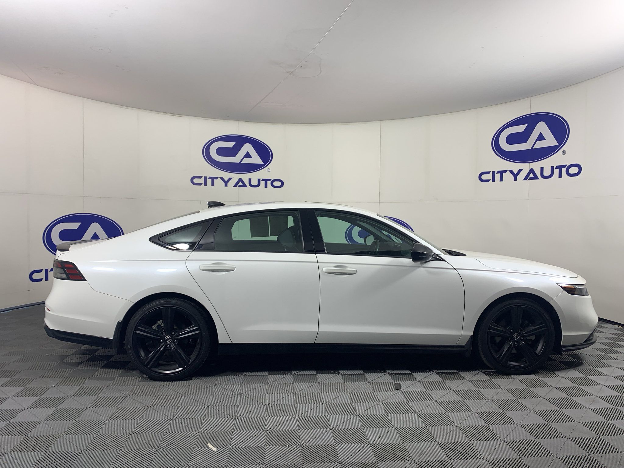 Used 2023 Honda Accord Sport image 2