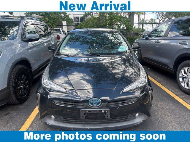 Used 2022 Toyota Prius XLE FWD image 1
