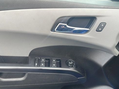 Used 2020 Chevrolet Sonic LT image 17