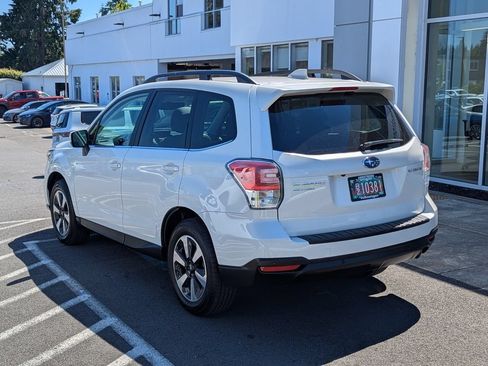 Used 2018 Subaru Forester 2.5i Limited AWD/4WD image 3
