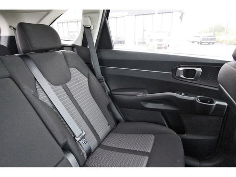 Used 2023 Kia Sorento LX FWD image 13