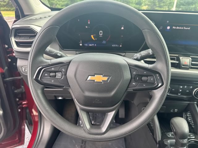 Used 2025 Chevrolet TrailBlazer LT AWD/4WD image 17