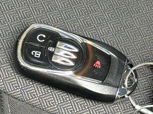 Used 2025 Buick Encore GX Preferred image 25