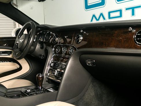 Used 2013 Bentley Mulsanne w/ Premiere Specification Pkg image 36