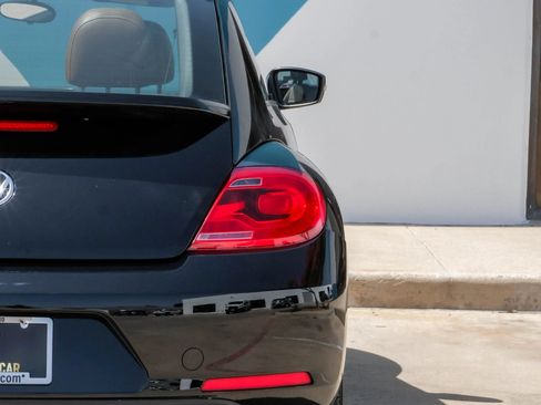 Used 2015 Volkswagen Beetle 1.8T Classic FWD image 36