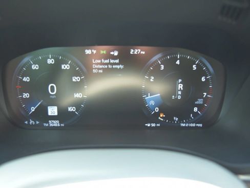 Used 2019 Volvo XC60 T6 Momentum w/ Multimedia Package image 23