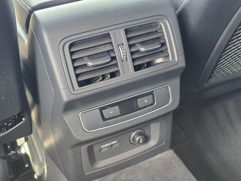 Used 2023 Audi Q5 2.0T Premium w/ Convenience Package image 18