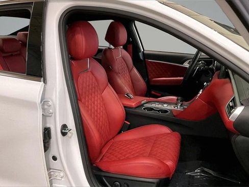 Used 2023 Genesis G70 3.3T w/ Sport Prestige Package image 7