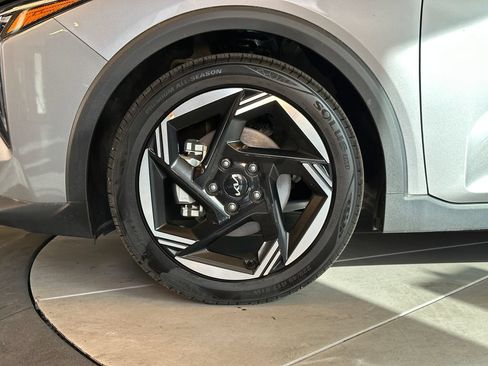 Used 2025 Kia K4 EX FWD image 25