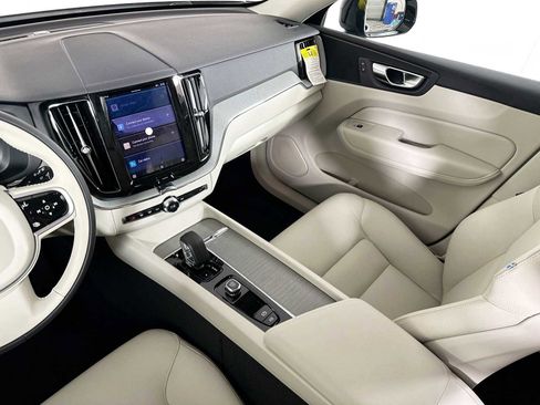 Used 2025 Volvo XC60 B5 Plus w/ Protection Package Premier image 21