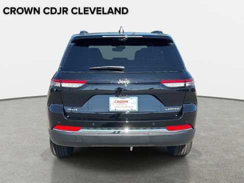 New 2025 Jeep Grand Cherokee Limited w/ Luxury Tech Group II AWD/4WD image 5