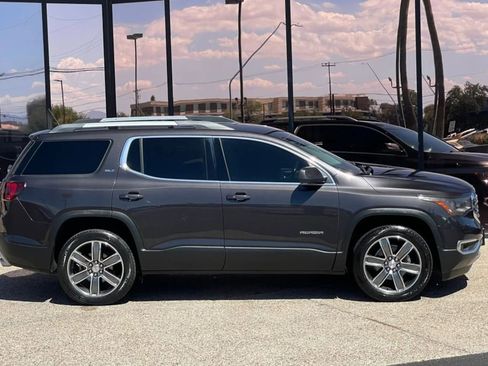 Used 2018 GMC Acadia SLT image 19