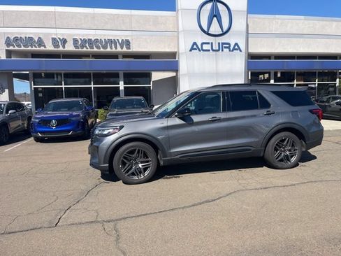 Used 2025 Ford Explorer ST-Line w/ ST-Line Street Pack AWD/4WD image 36