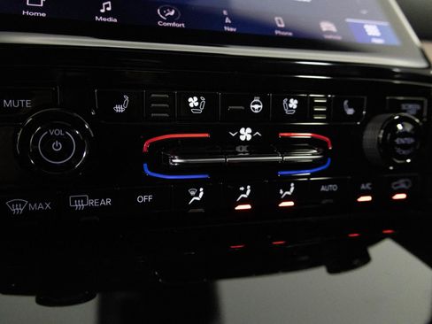 Used 2023 Jeep Grand Cherokee Summit image 27