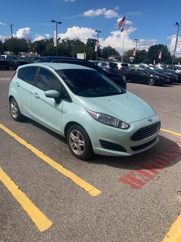 Used 2019 Ford Fiesta SE FWD image 1
