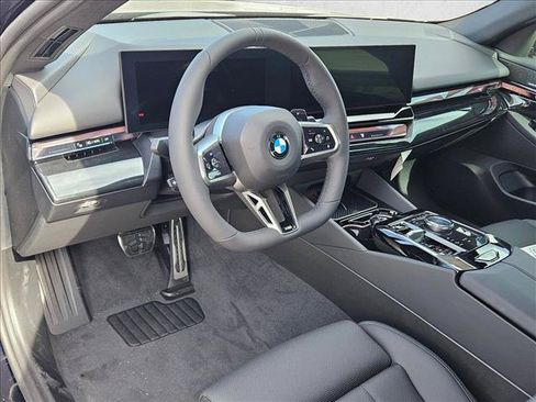 Used 2026 BMW 530i w/ M Sport Package RWD image 9