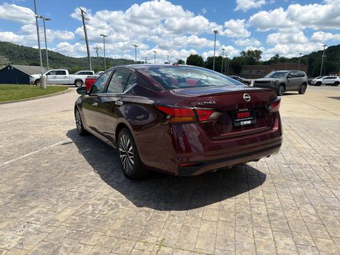 Used 2025 Nissan Altima 2.5 SV FWD image 6