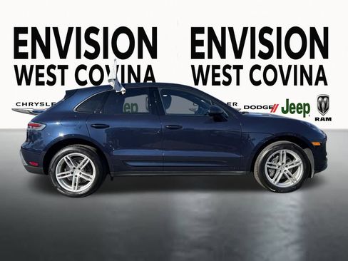 Used 2022 Porsche Macan w/ Premium Package Plus image 9