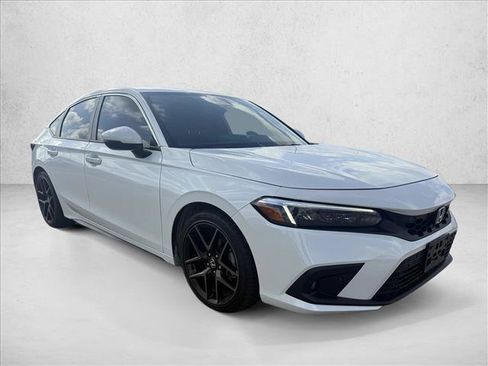 Used 2024 Honda Civic Sport Touring image 3
