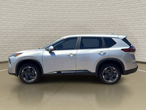 Used 2024 Nissan Rogue SV AWD/4WD image 8