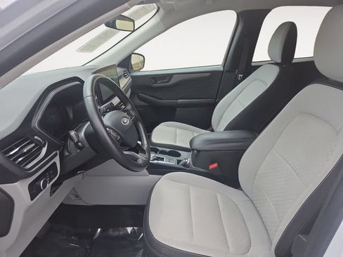 Used 2023 Ford Escape Active w/ Tech Pack #1 AWD/4WD image 9