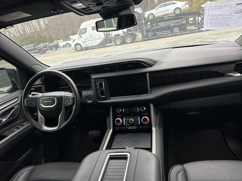 Used 2024 GMC Yukon Denali image 21