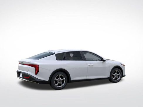 New 2026 Kia K4 FWD image 6